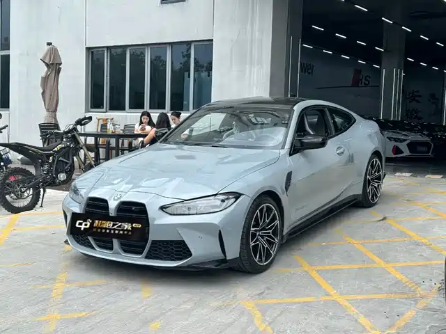 BMW BMW M4 2024