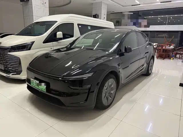 Tesla Model Y L 2026