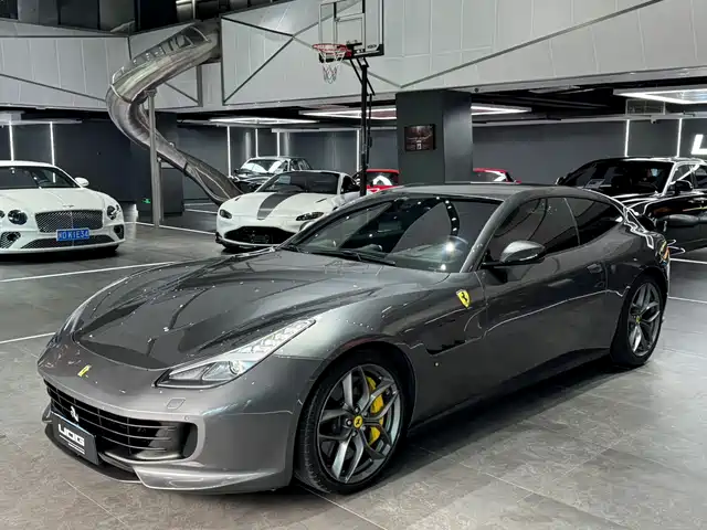 Ferrari GTC4Lusso 2018