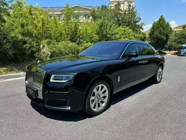 Rolls-Royce Ghost 2025