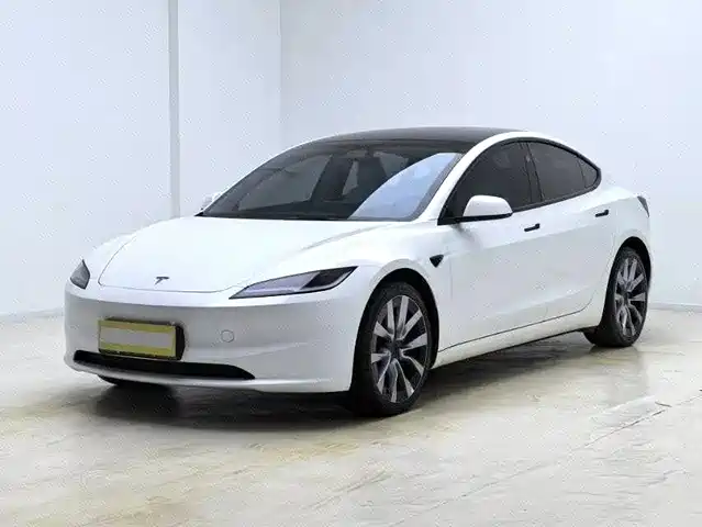 Tesla Model 3 2024