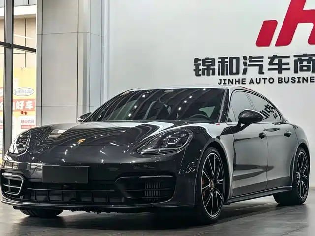 Porsche Panamera 2023