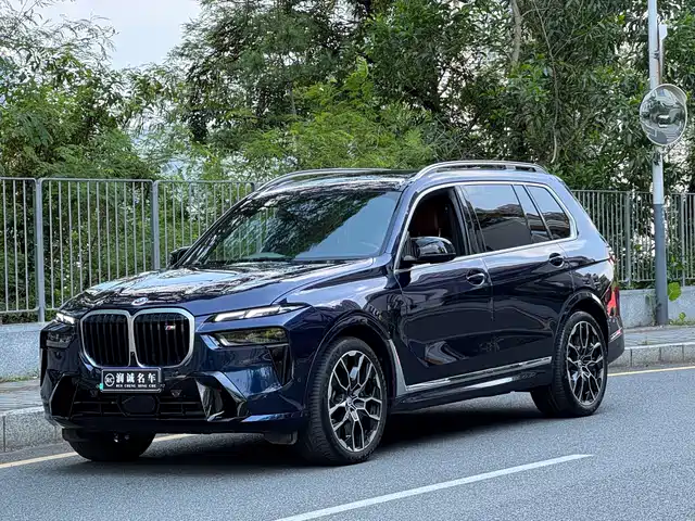 BMW BMW X7 M60i