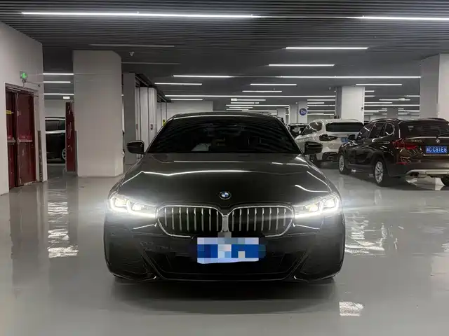 BMW BMW 5 Series 2023