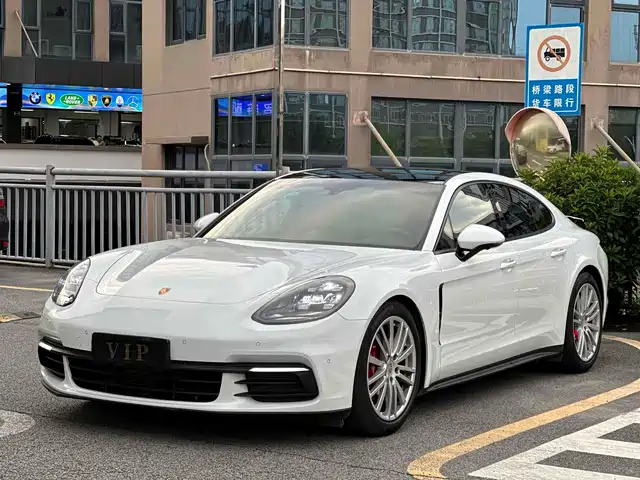 Porsche Panamera 2018