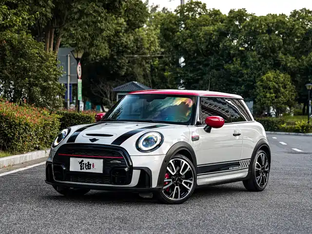 MINI MINI JCW 2023