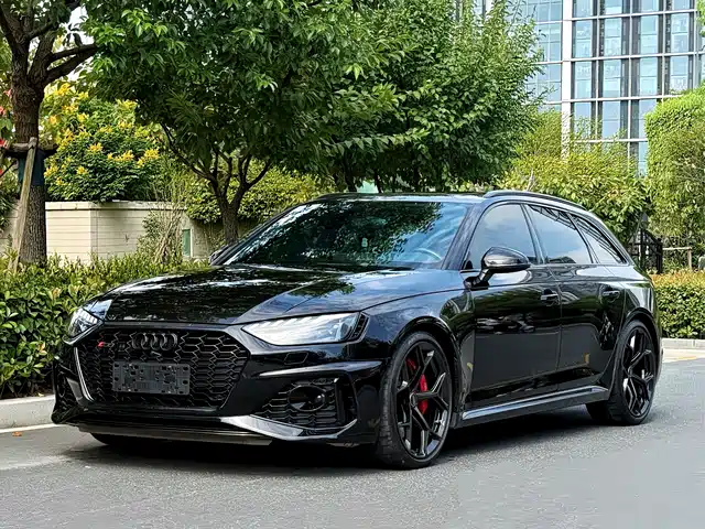 Audi Audi RS 4 2025