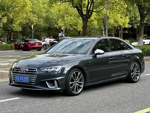 Audi Audi S4 2019