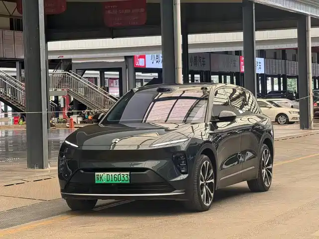 NIO NIO ES8 2025