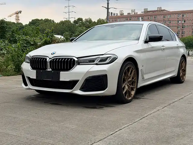 BMW BMW 5 Series 2023