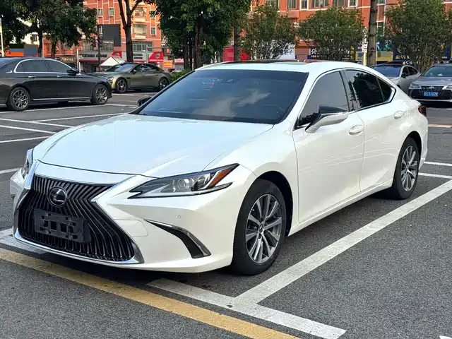 Lexus Lexus ES 2021