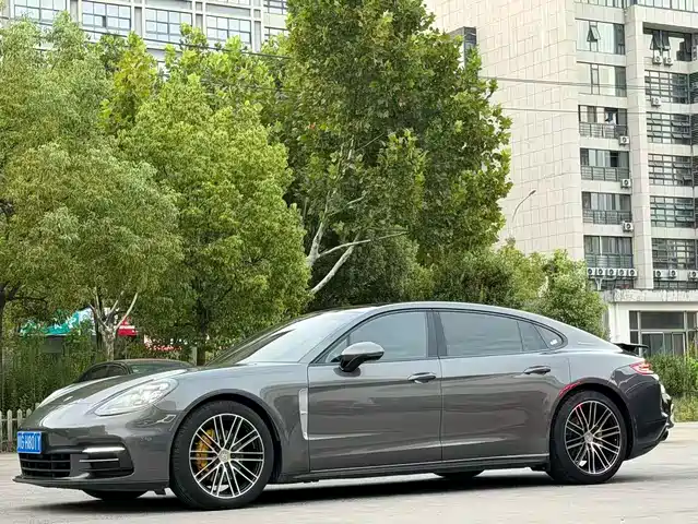 Porsche Panamera 2018