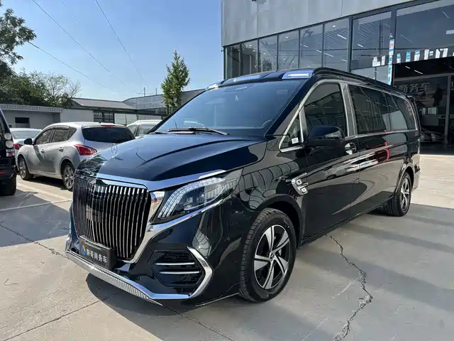 Mercedes-Benz Vito —