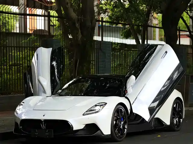 Maserati Maserati MC20 2023