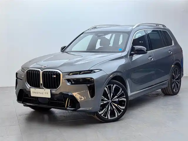 BMW BMW X7 M60i