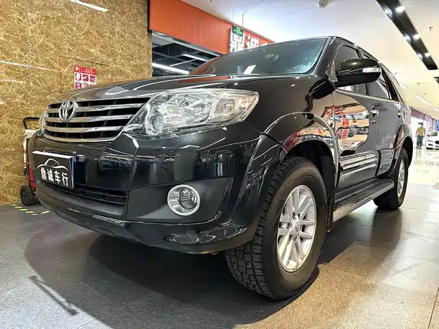 Toyota Fortuner 2015