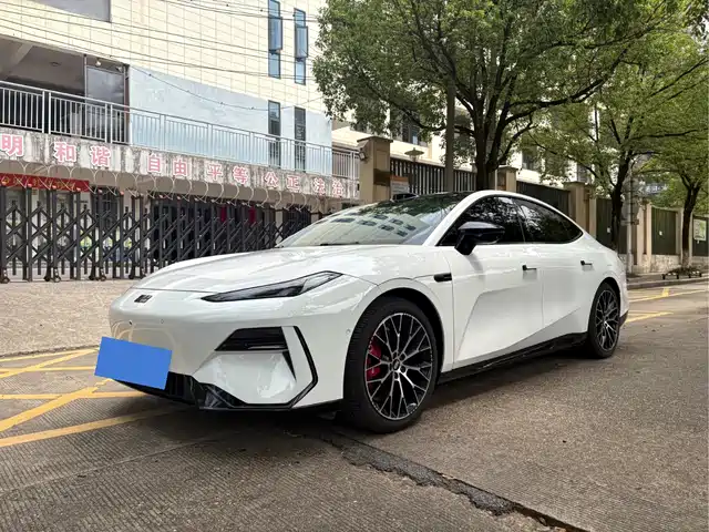 Geely Galaxy Galaxy E8