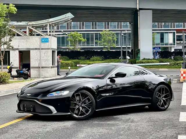 Aston Martin V8 Vantage