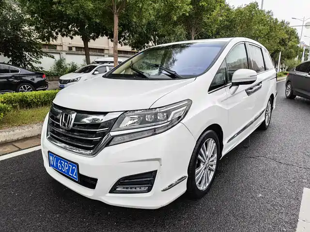 Honda Elysion 2016