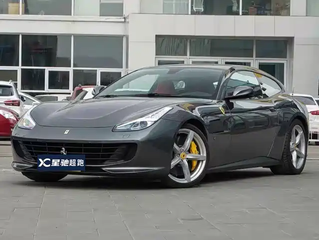 Ferrari GTC4Lusso 2019