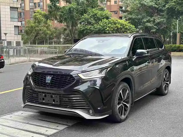 Toyota Crown Kluger 2023