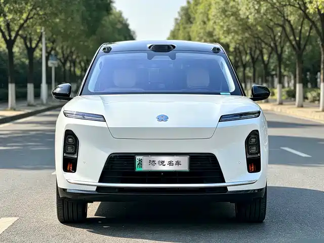 NIO NIO ES8 2025