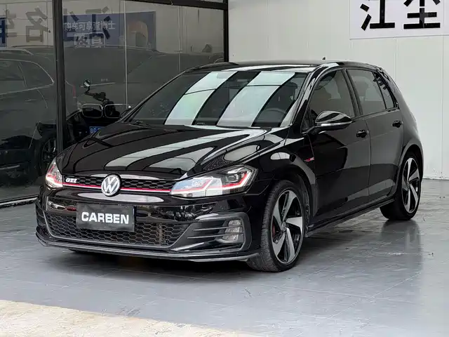 Volkswagen Golf GTI