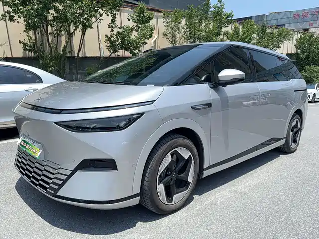 XPeng XPeng X9 2024