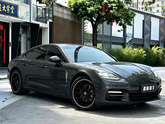Porsche Panamera 2018