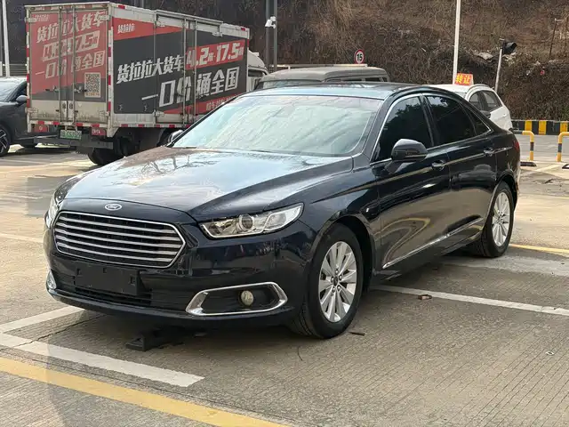 Ford Taurus 2016
