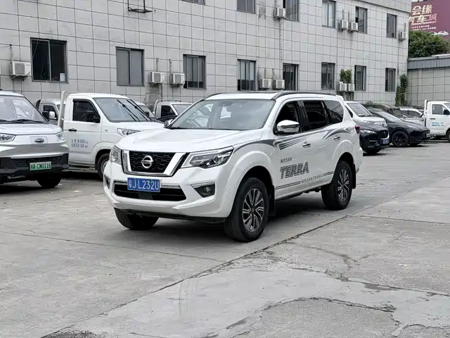 Nissan Terra 2018