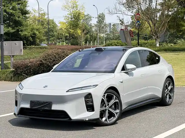 NIO NIO ET5 2025
