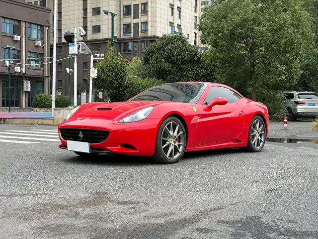 Ferrari California T