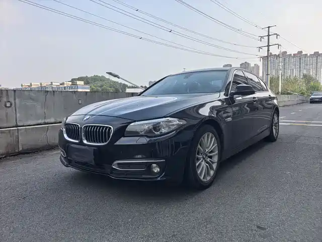 BMW BMW 5 Series 2017