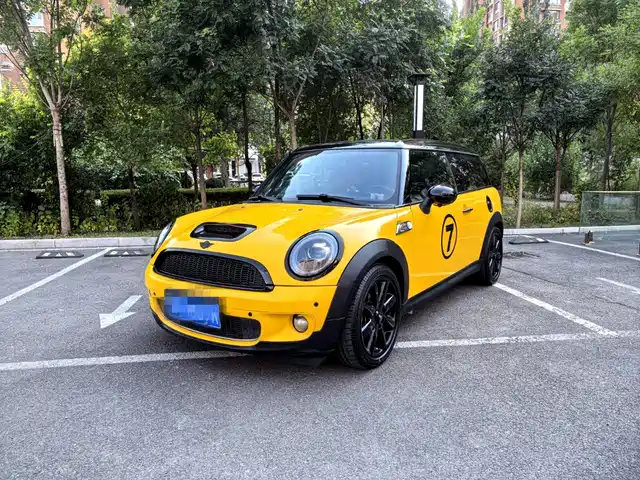 MINI MINI CLUBMAN 2010