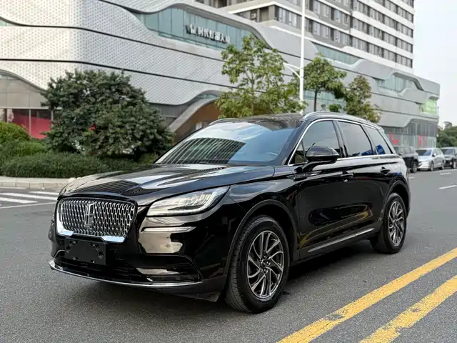 Lincoln Adventurer 2021