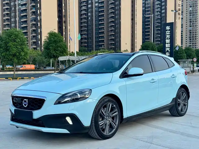 Volvo Volvo V40