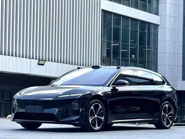 NIO NIO ET5T 2025