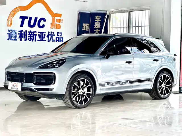 Porsche Cayenne 2021