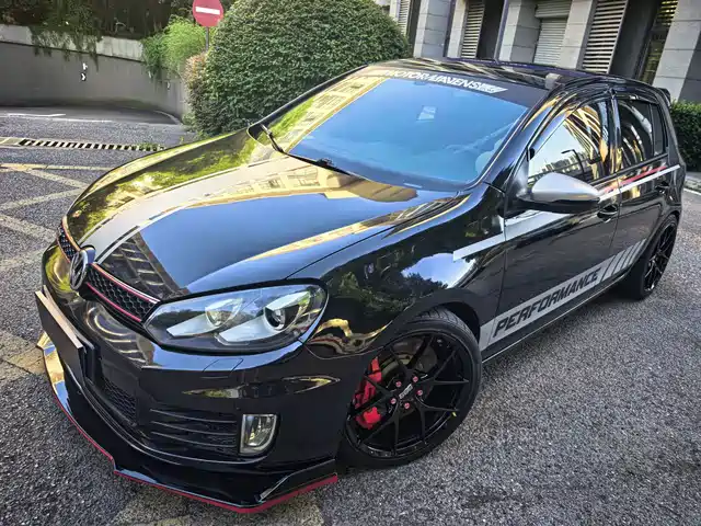 Volkswagen Golf GTI