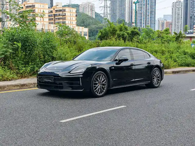 Porsche Panamera 2025