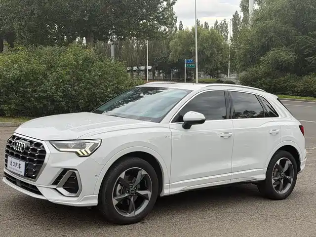 Audi Audi Q3 2022