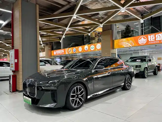 BMW BMW i7