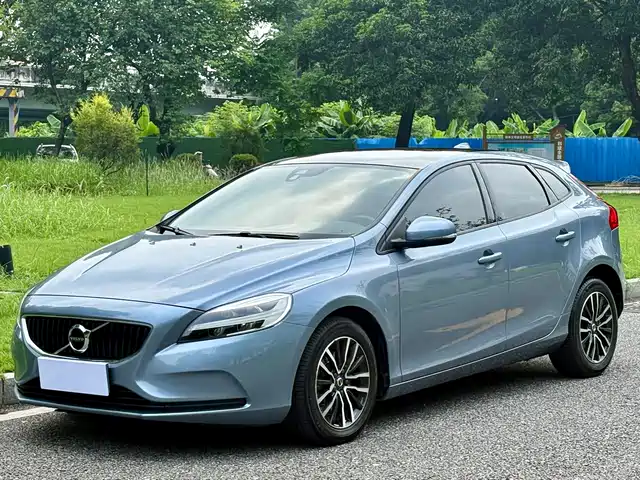 Volvo Volvo V40 2018
