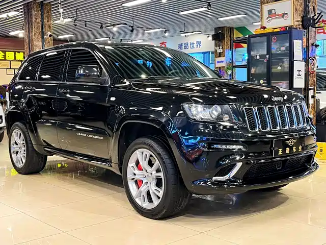 Jeep Grand Cherokee SRT