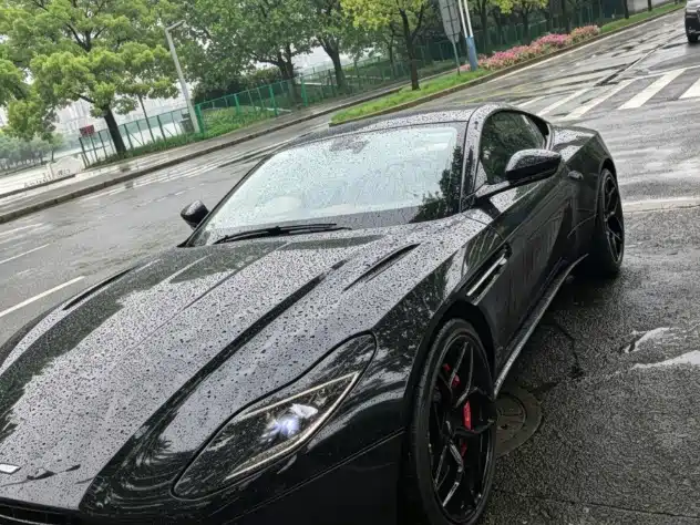 Aston Martin Aston Martin DB11 2018