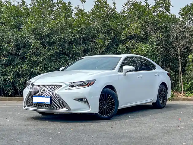 Lexus Lexus ES 2015