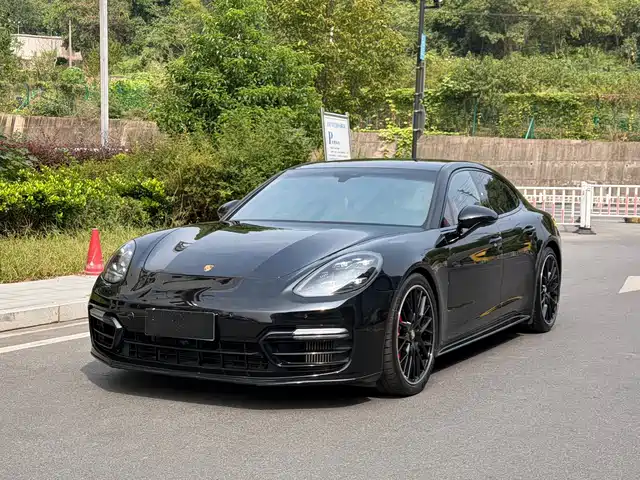 Porsche Panamera 2022