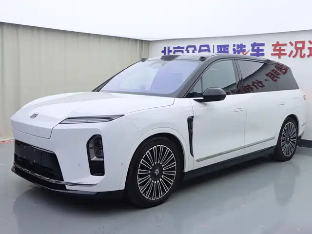 NIO NIO ES8 2025