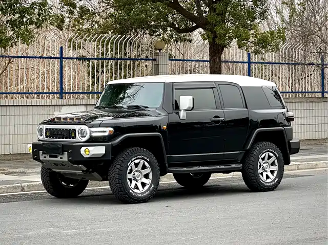Toyota FJ Cruiser 2014